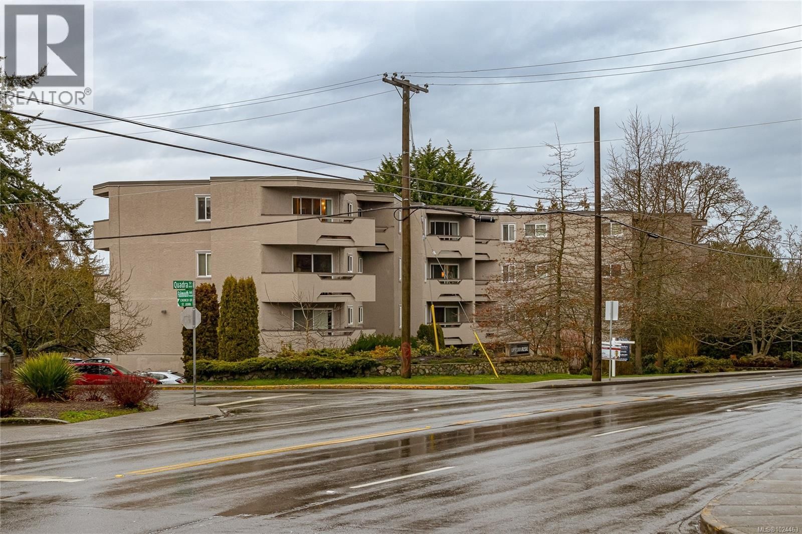 206 3800 Quadra Street