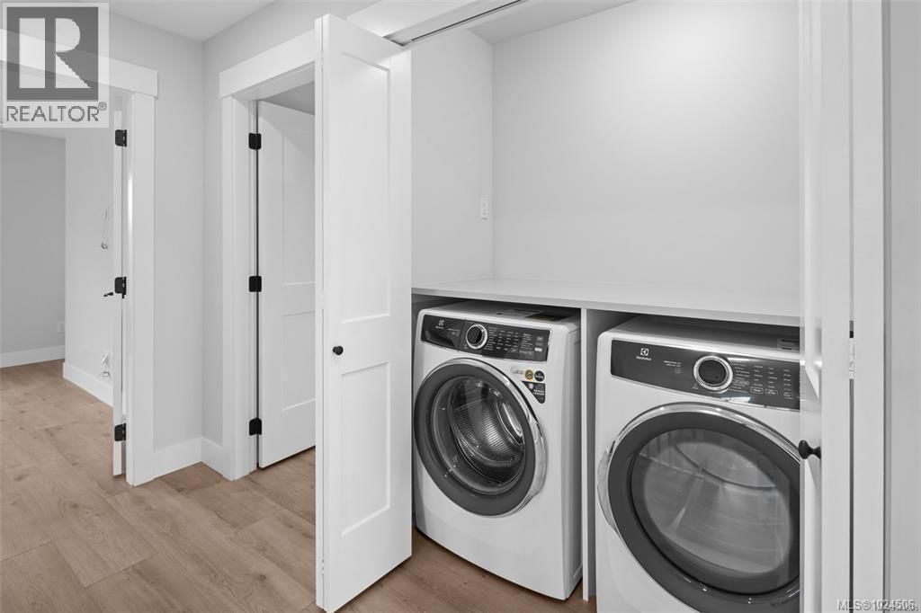 2267 EVELYN LANE Image 40