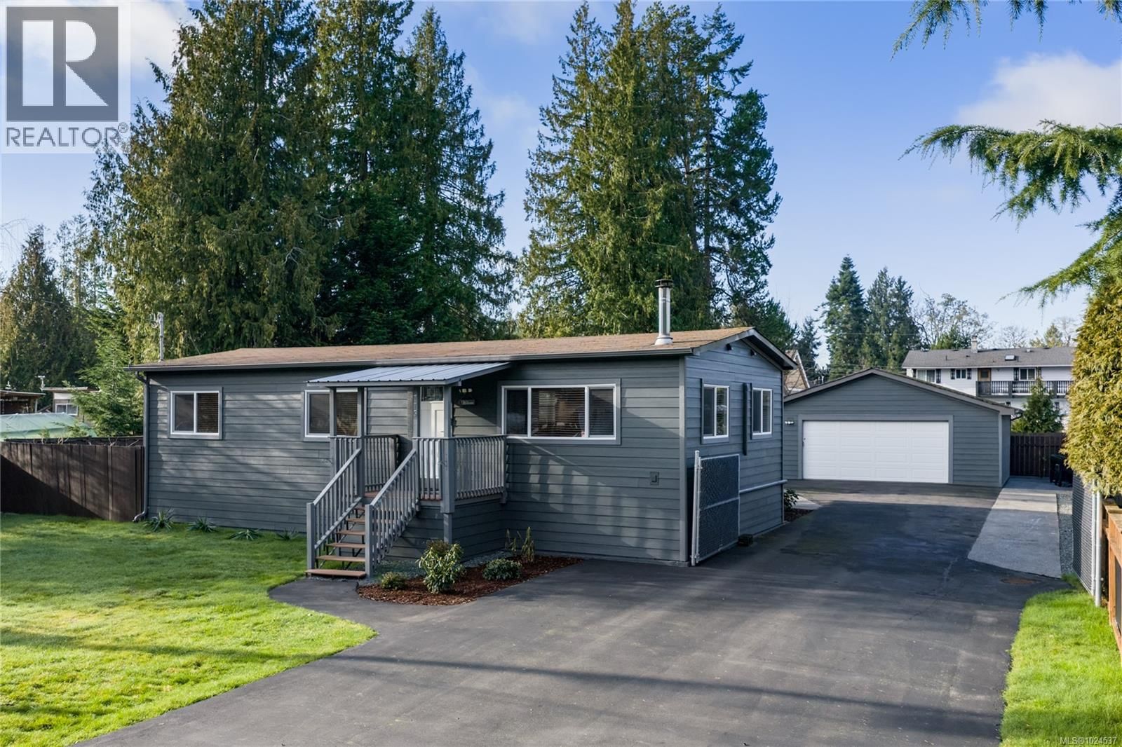 775 BARCLAY CRESCENT SOUTH Image 1