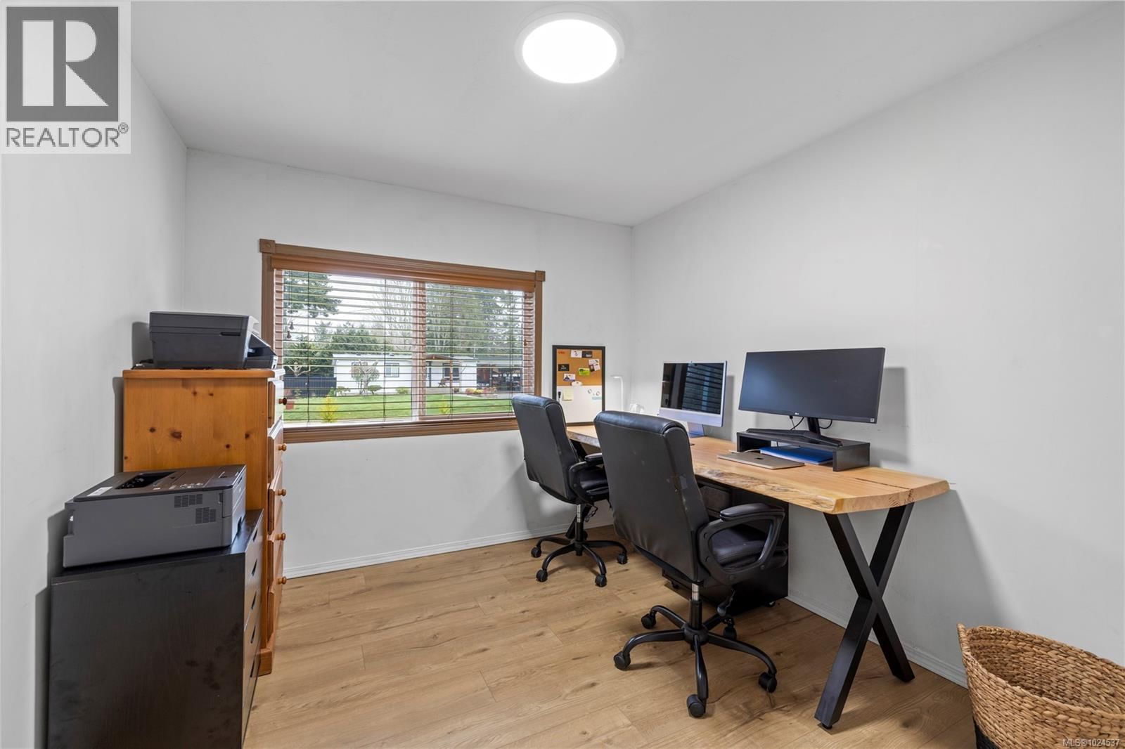 775 BARCLAY CRESCENT SOUTH Image 11