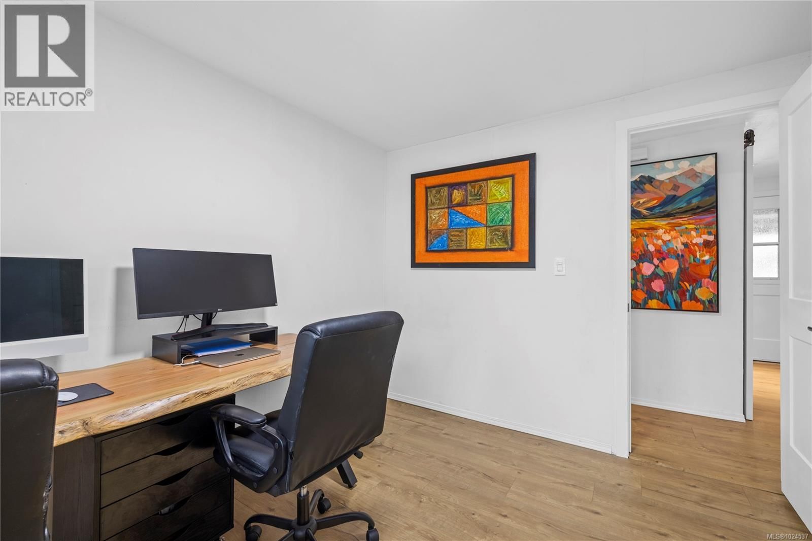 775 BARCLAY CRESCENT SOUTH Image 12