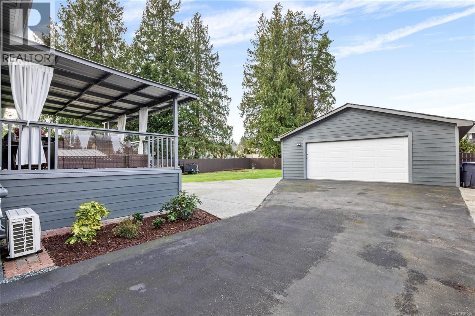 775 BARCLAY CRESCENT SOUTH Image 20