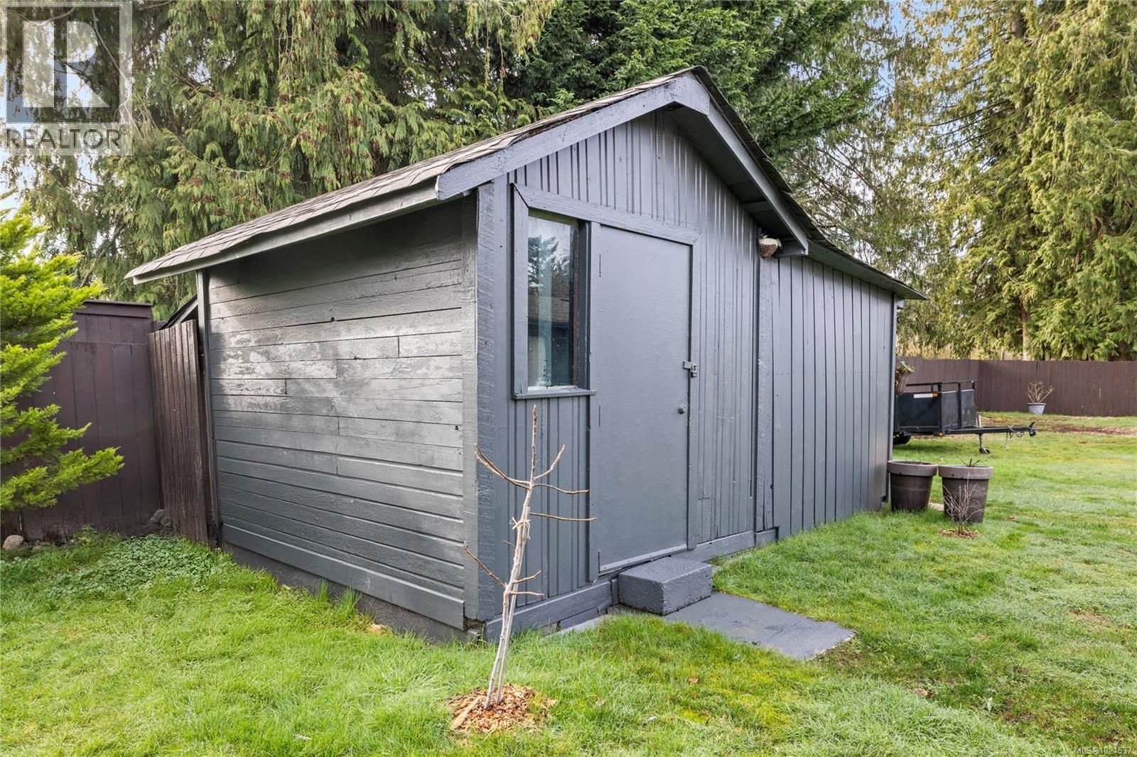 775 BARCLAY CRESCENT SOUTH Image 25