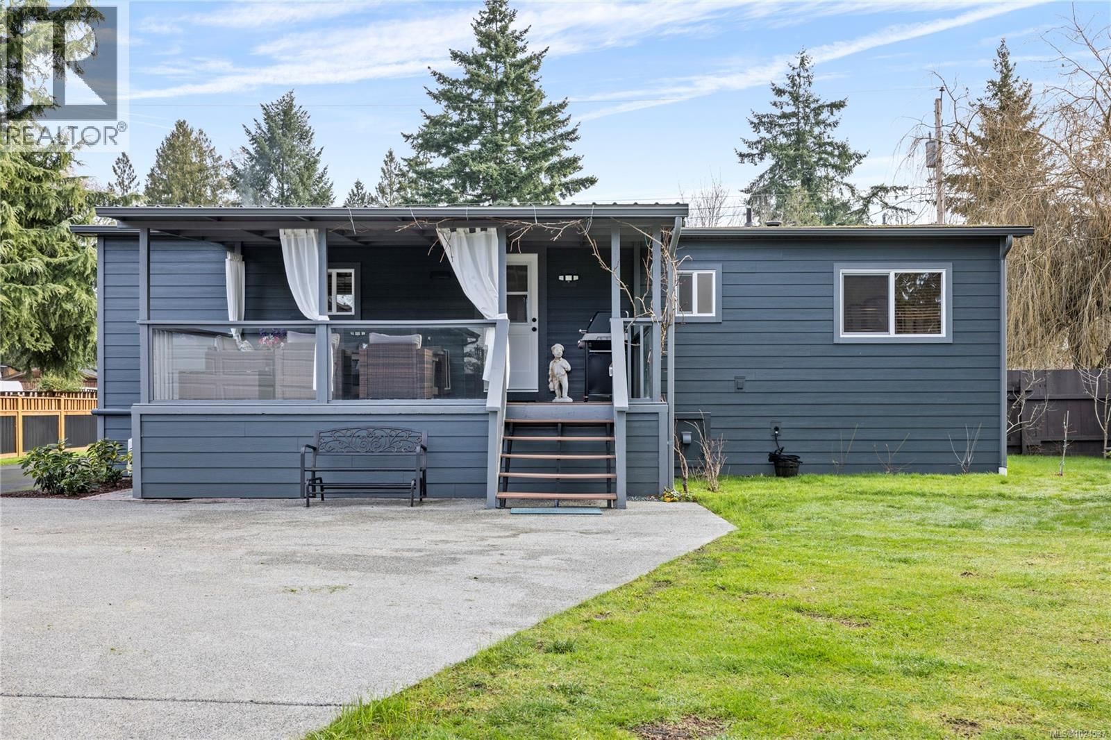 775 BARCLAY CRESCENT SOUTH Image 28