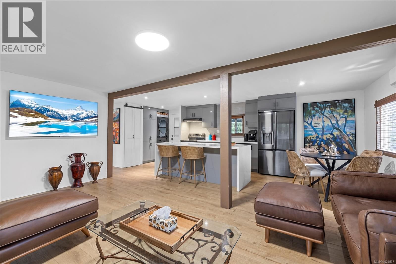 775 BARCLAY CRESCENT SOUTH Image 3