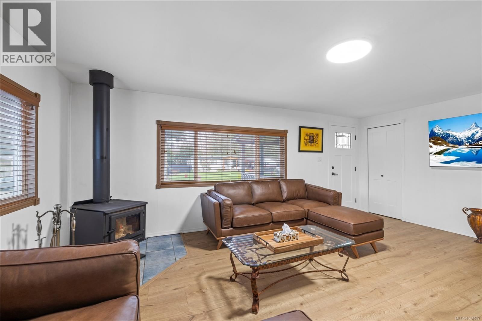 775 BARCLAY CRESCENT SOUTH Image 6