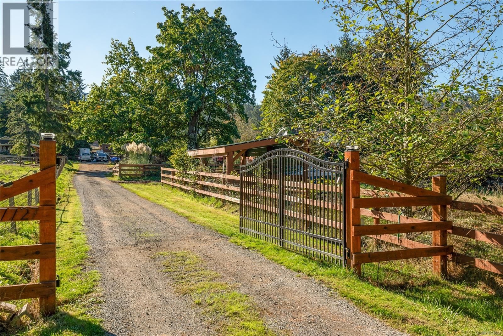 7727 Superior Road property photo