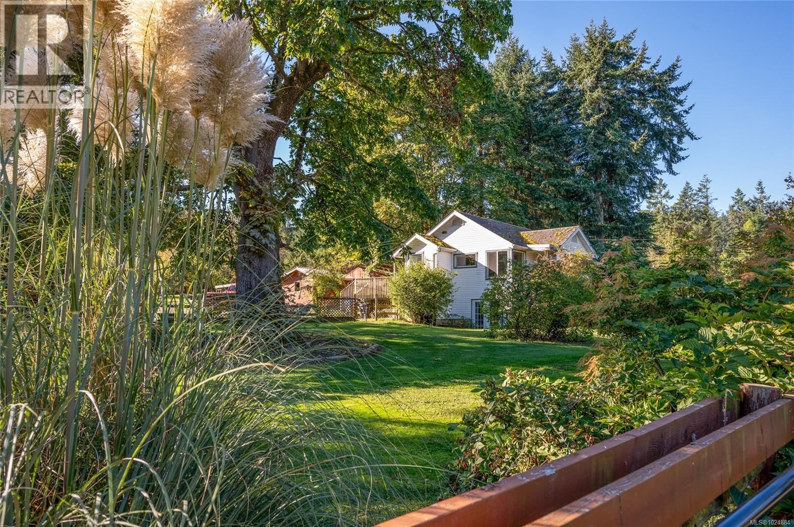 7727 Superior Road property photo