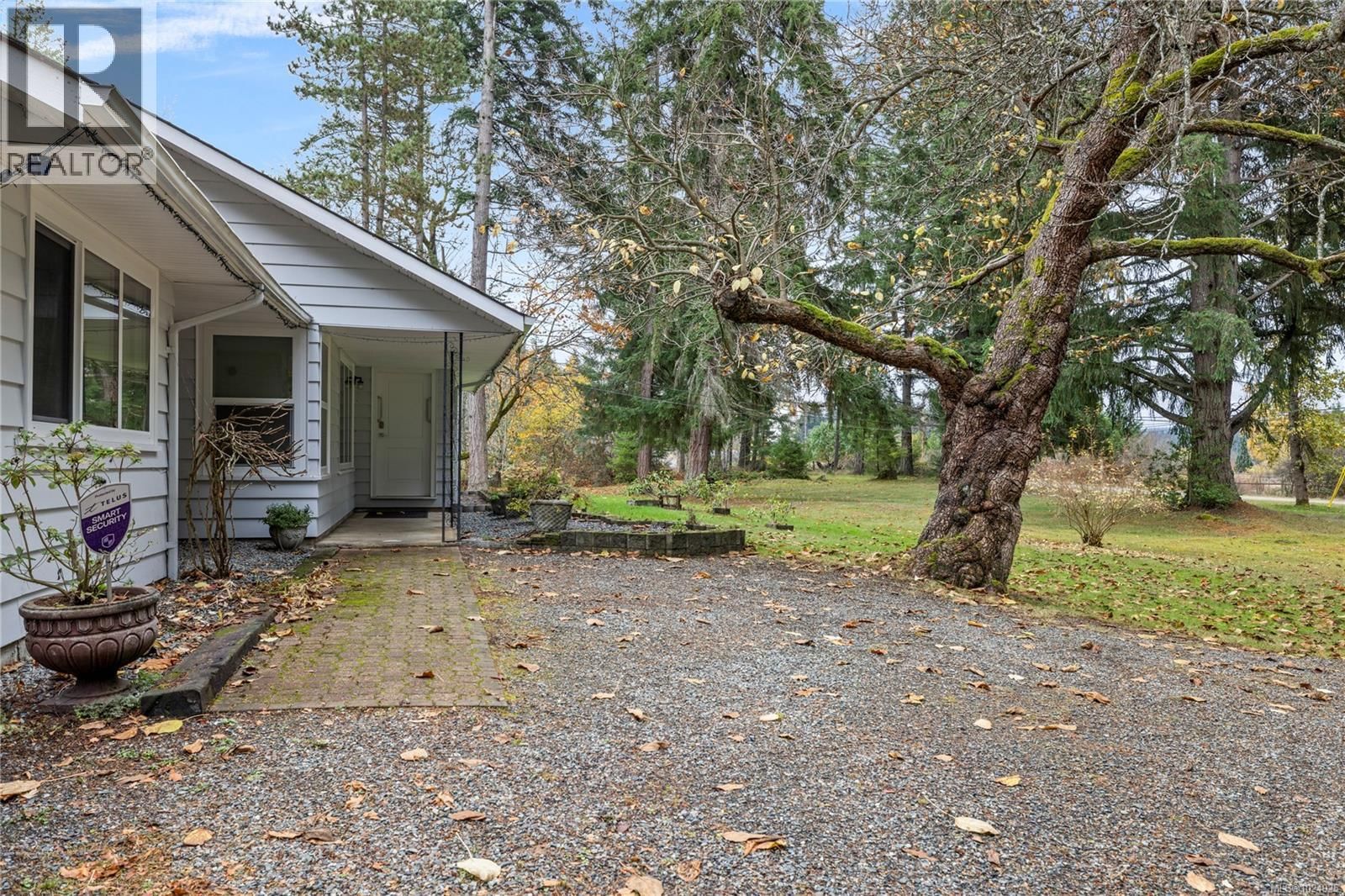 2328 Yellow Point Road property photo