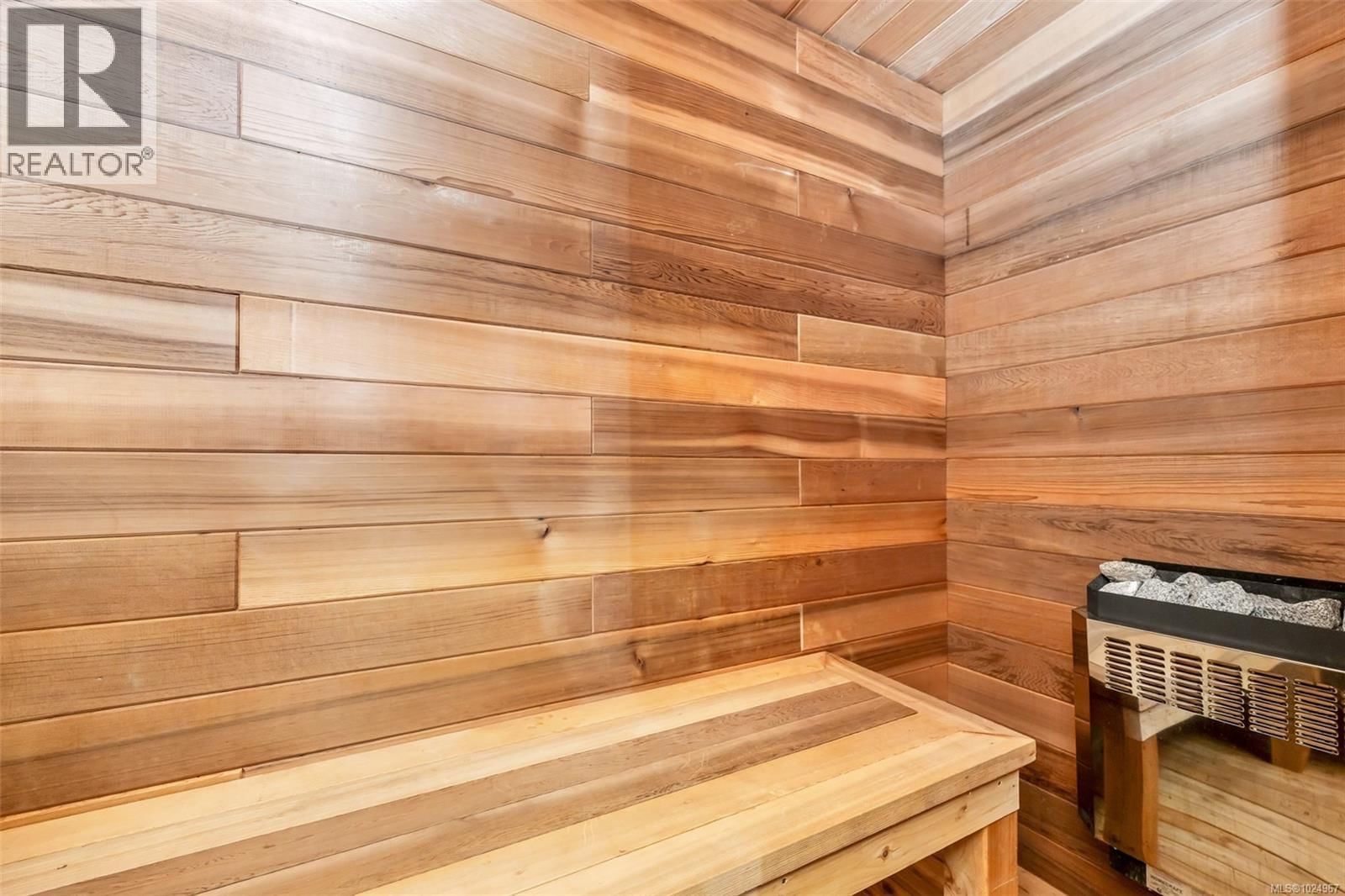 886 JUTLAND TERRACE Image 12