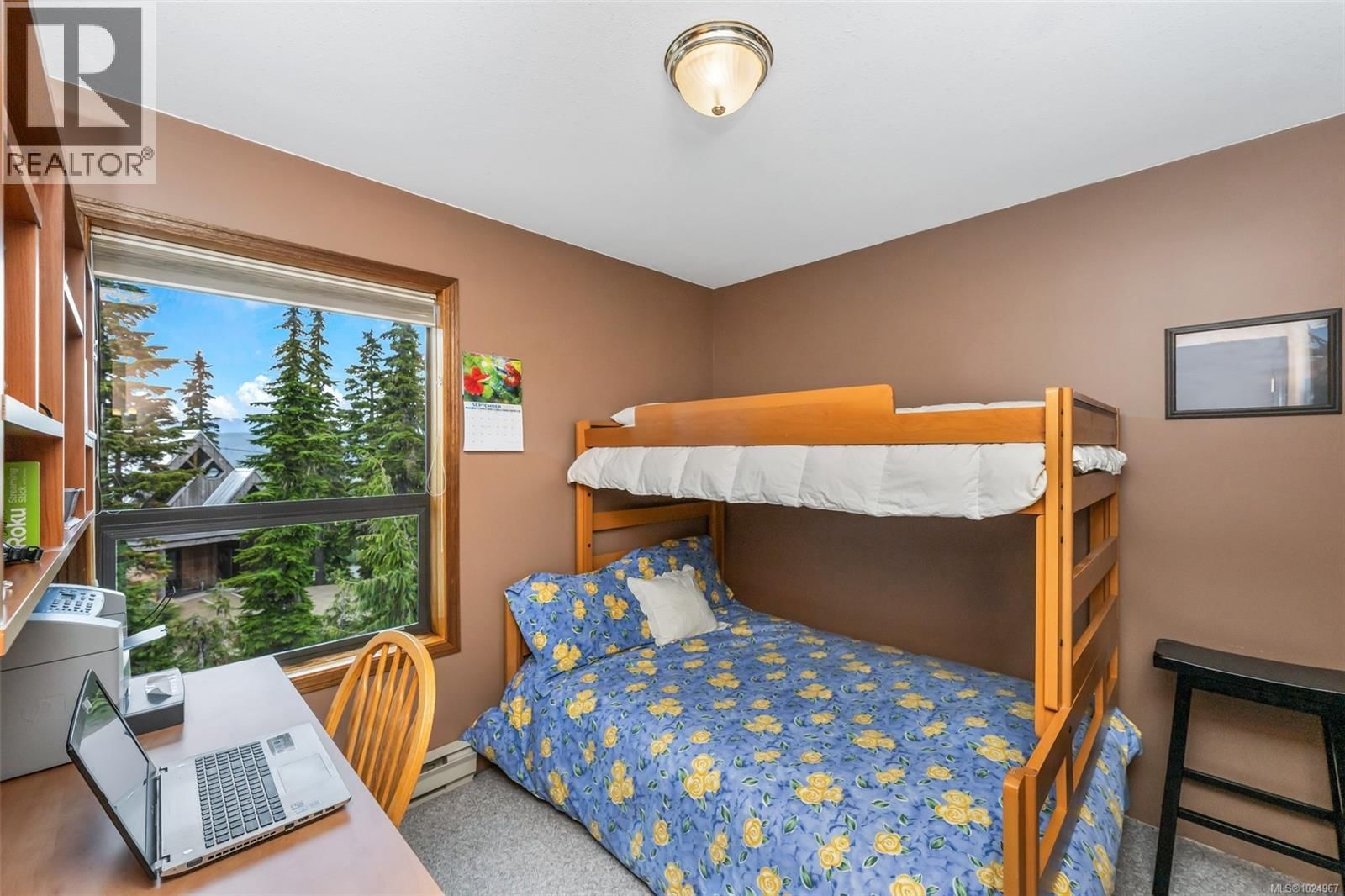 886 JUTLAND TERRACE Image 16