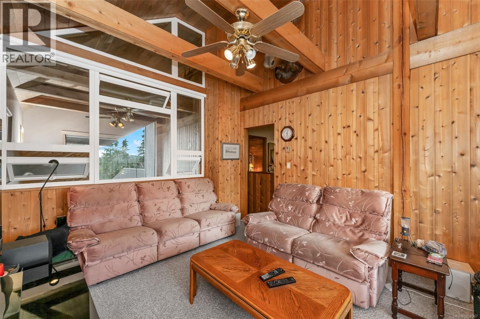 886 JUTLAND TERRACE Image 48