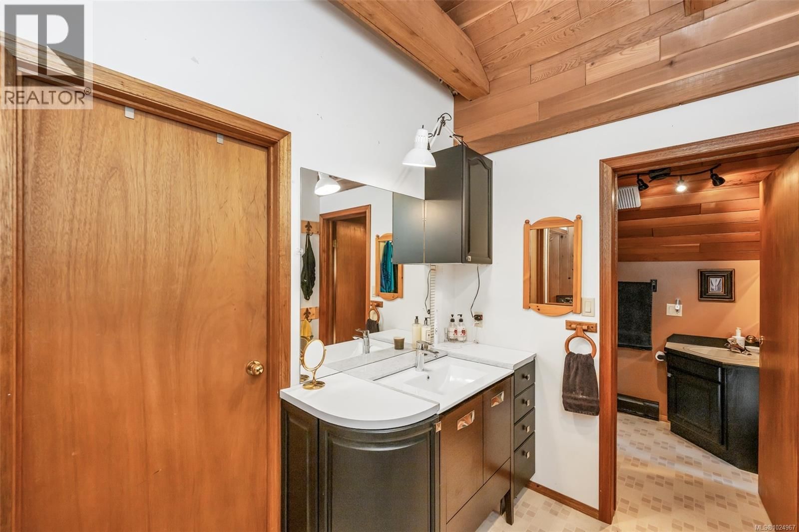 886 JUTLAND TERRACE Image 52