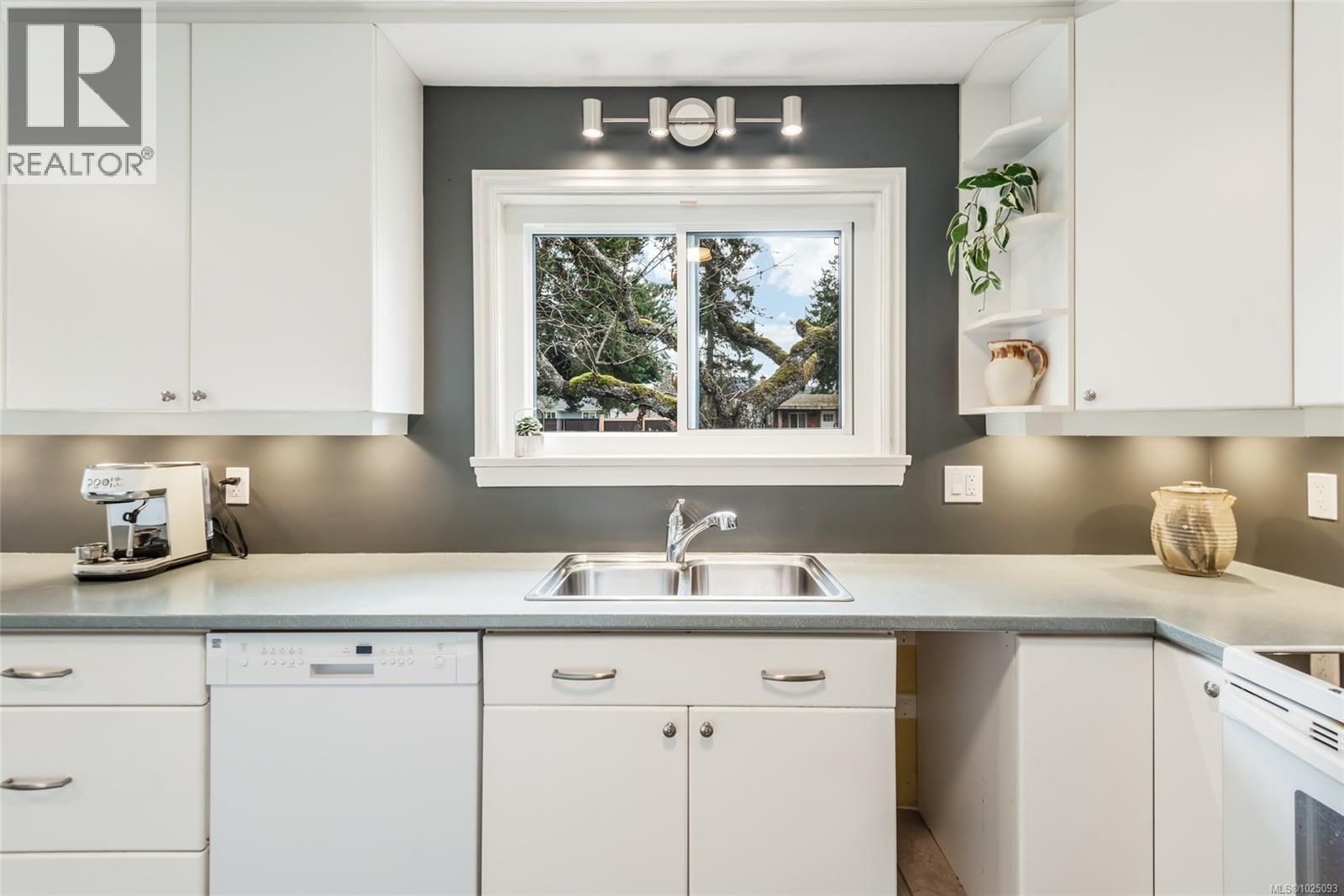 380 Hirst Avenue property photo