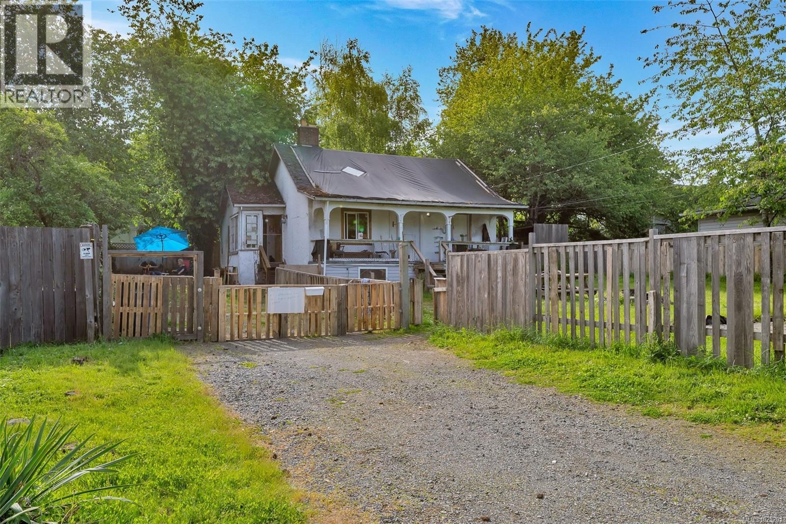 307 Holly Avenue property photo