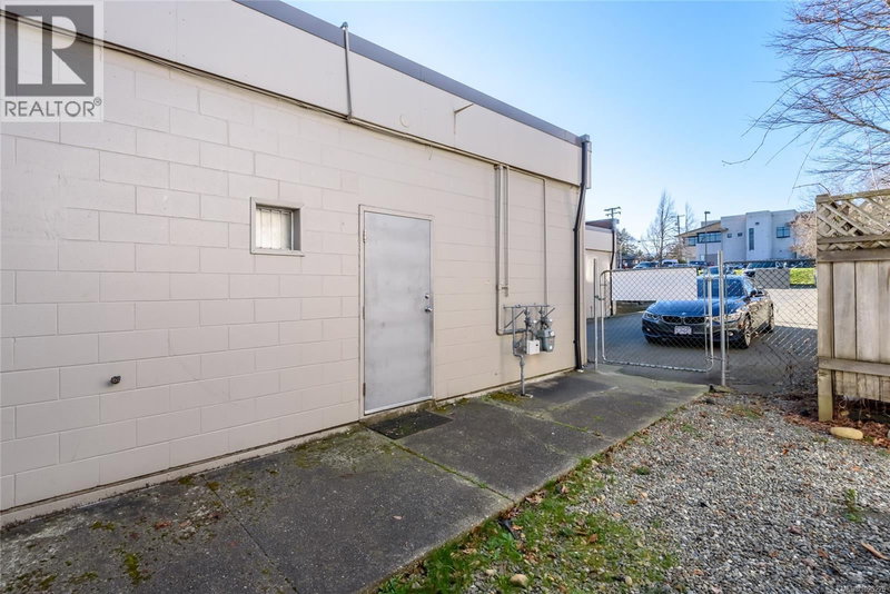 Image #1 of Restaurant for Sale at 14th, Courtenay, British Columbia