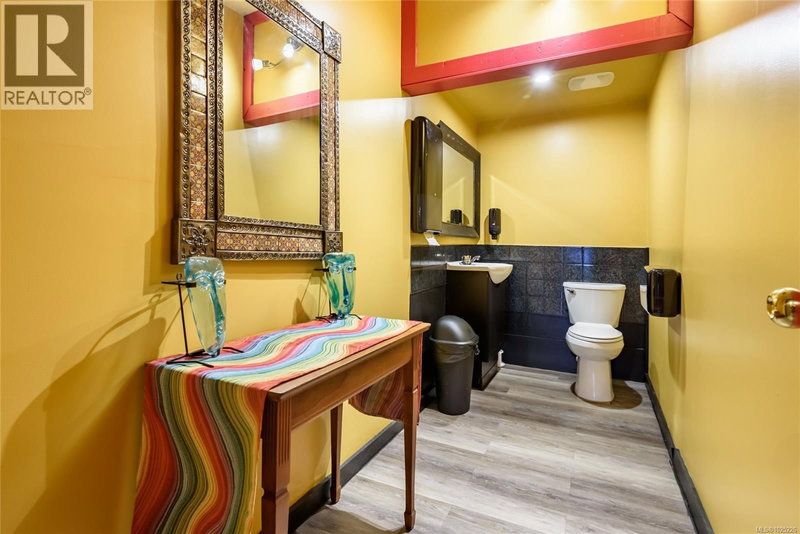 Image #1 of Restaurant for Sale at 14th, Courtenay, British Columbia