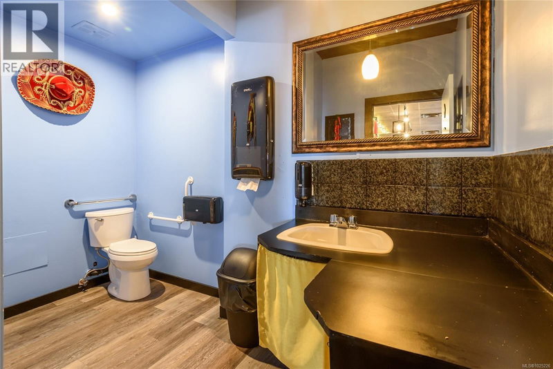 Image #1 of Restaurant for Sale at 14th, Courtenay, British Columbia