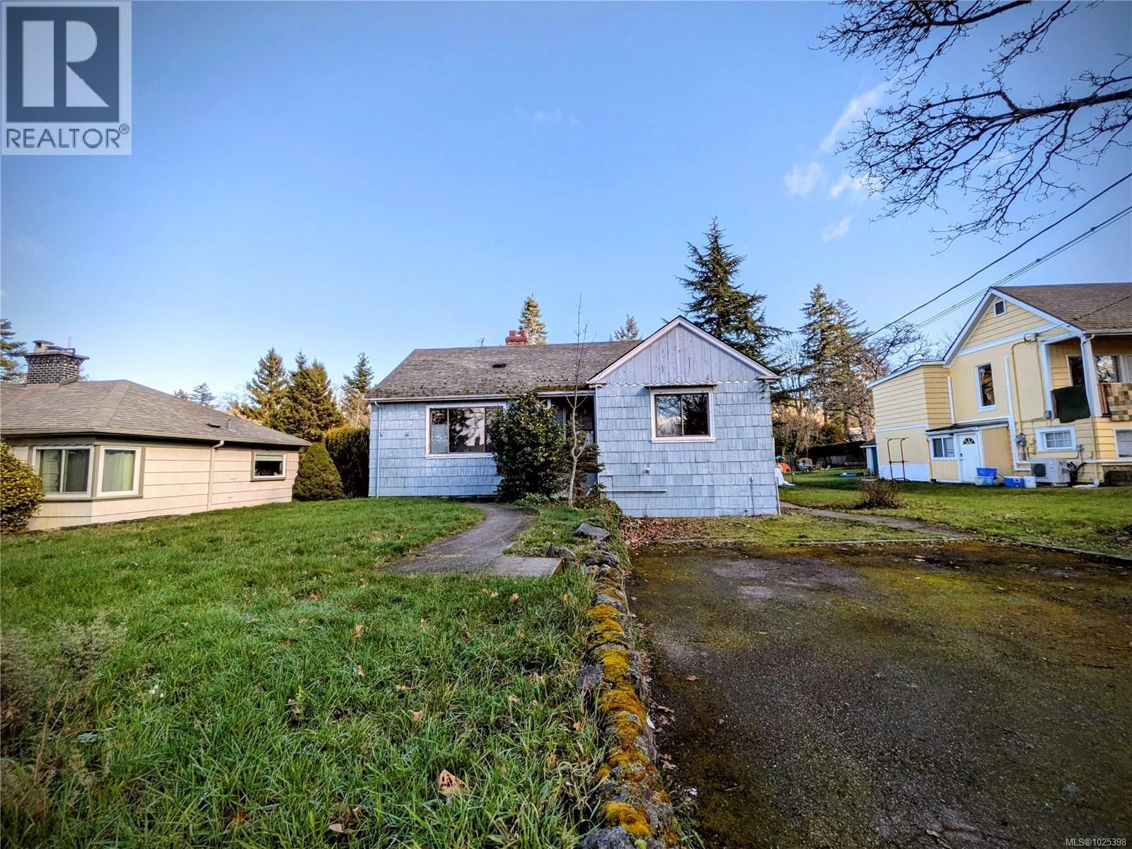 3661 Craigmillar Avenue property photo