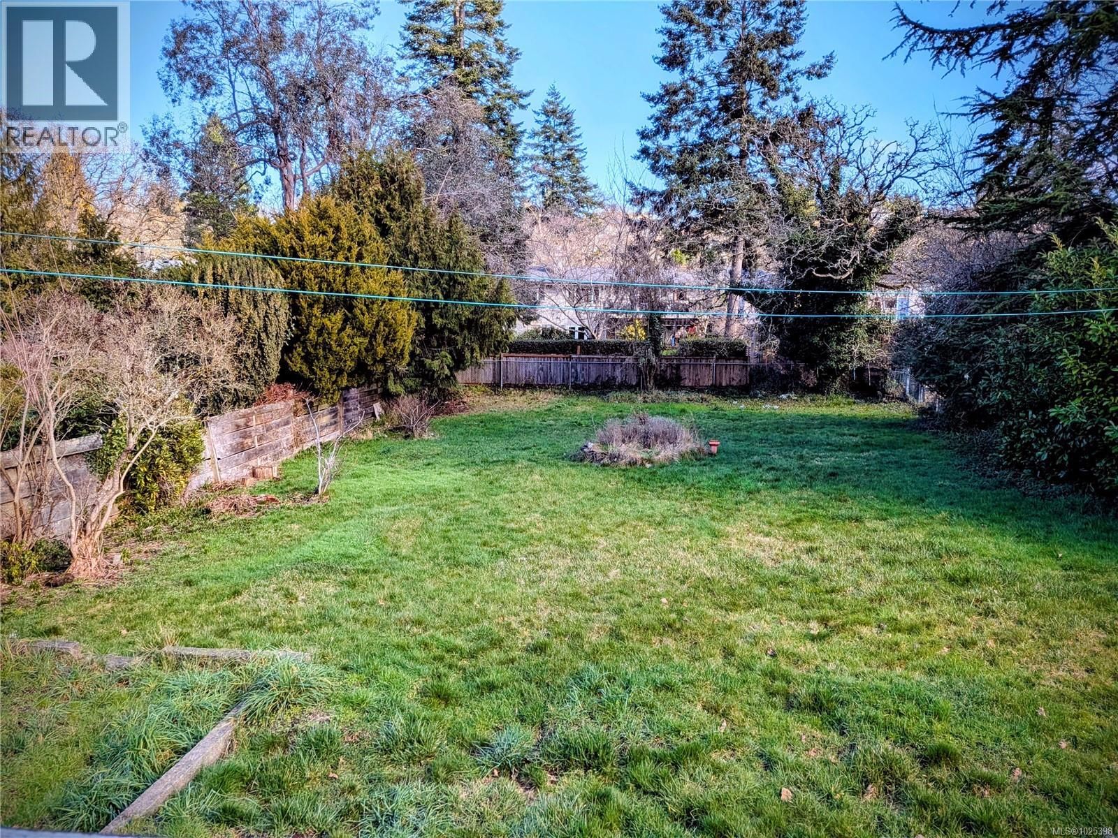 3661 Craigmillar Avenue property photo