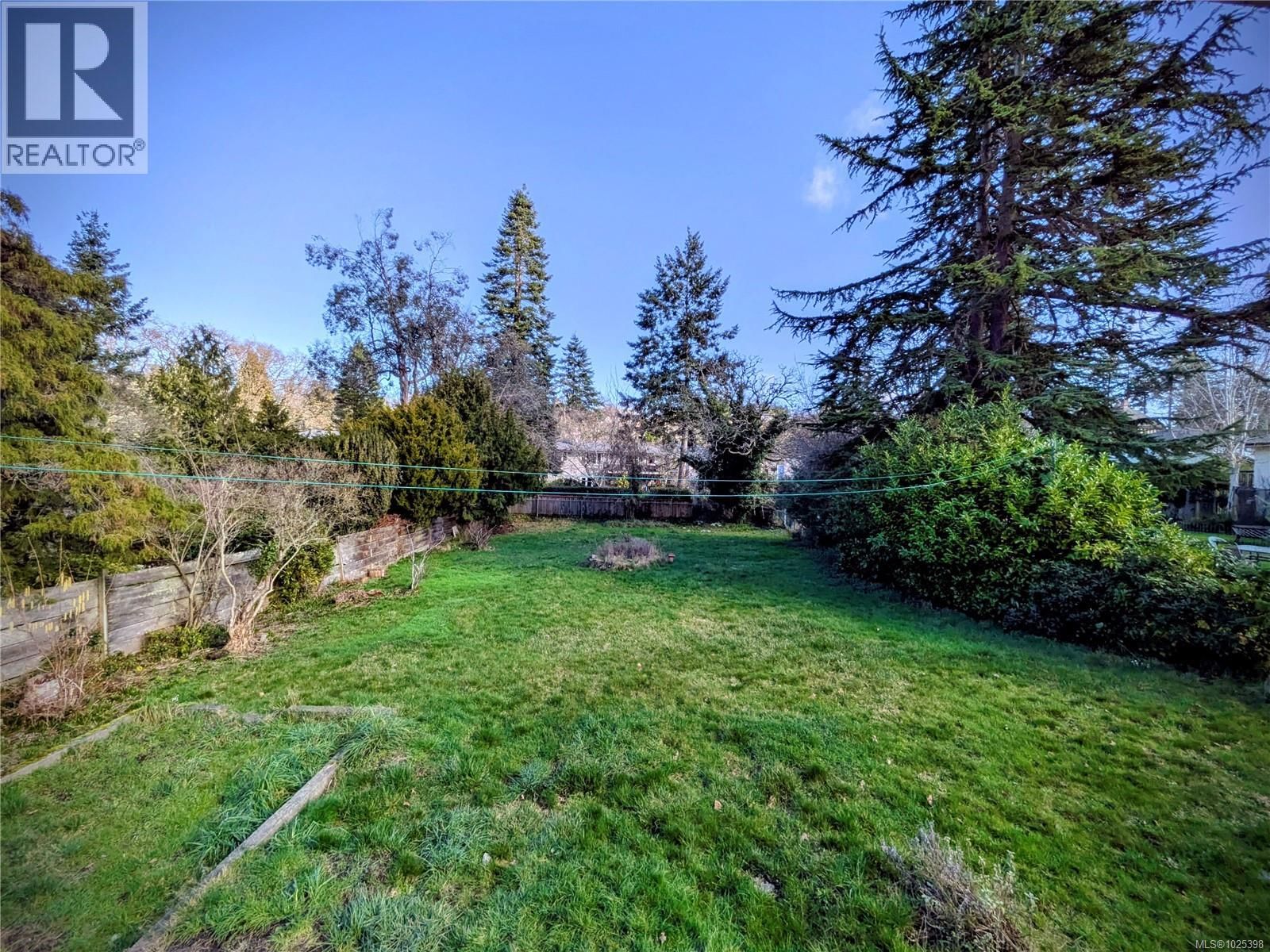 3661 Craigmillar Avenue property photo