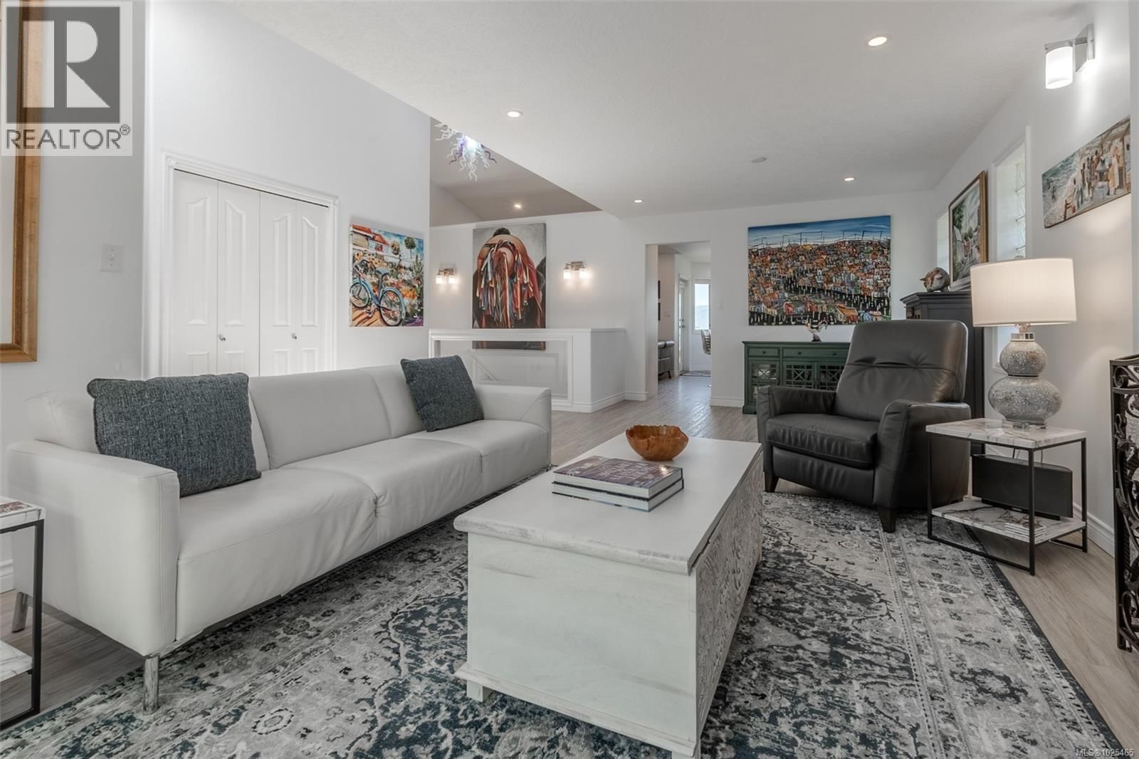 6039 CHIPPEWA ROAD Image 15