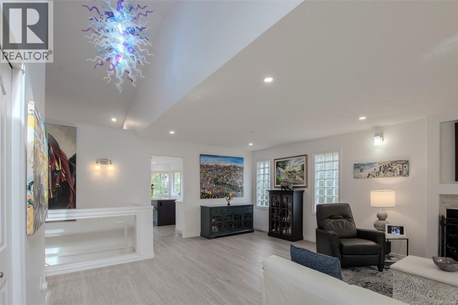 6039 CHIPPEWA ROAD Image 16