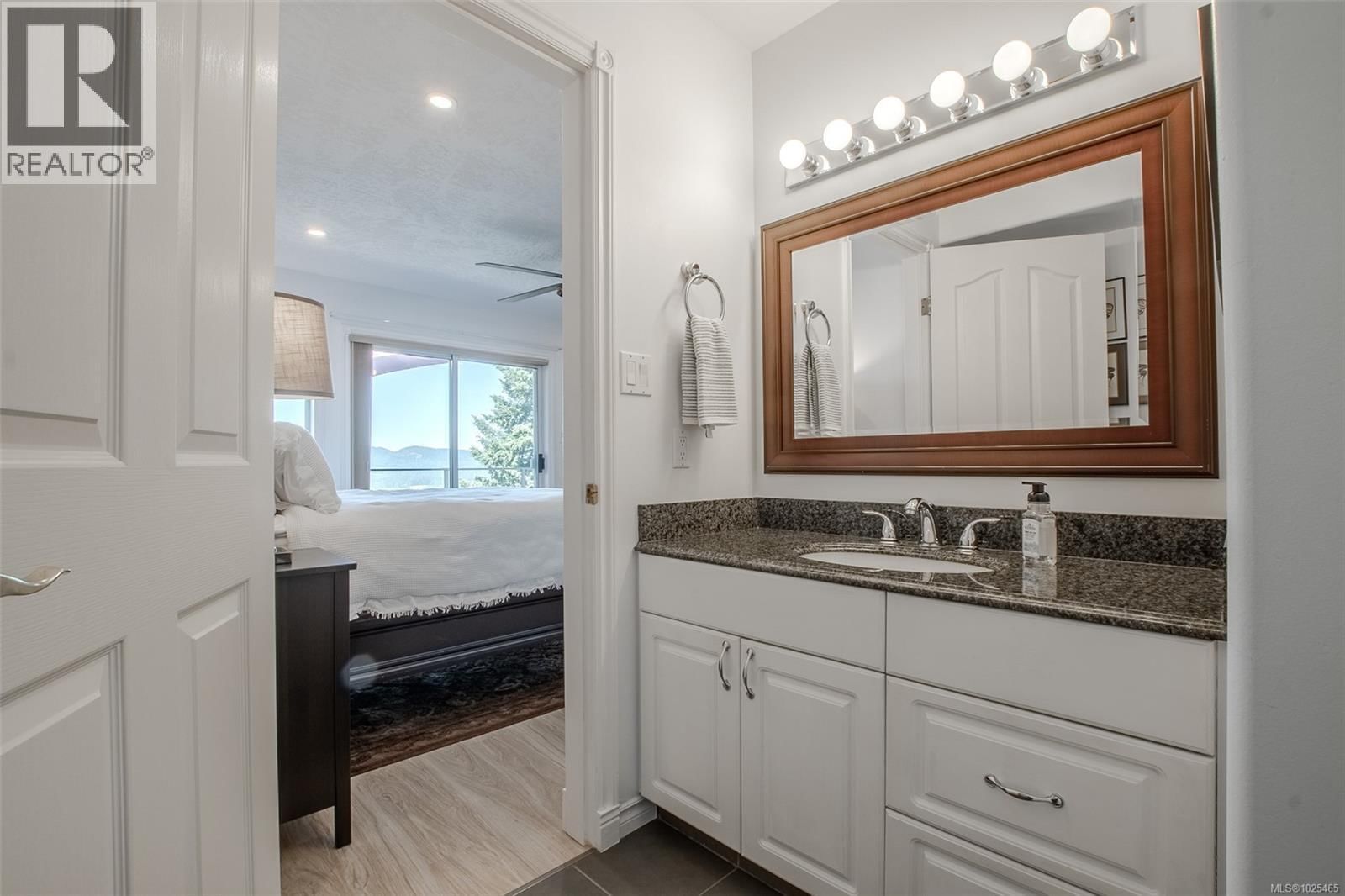 6039 CHIPPEWA ROAD Image 21