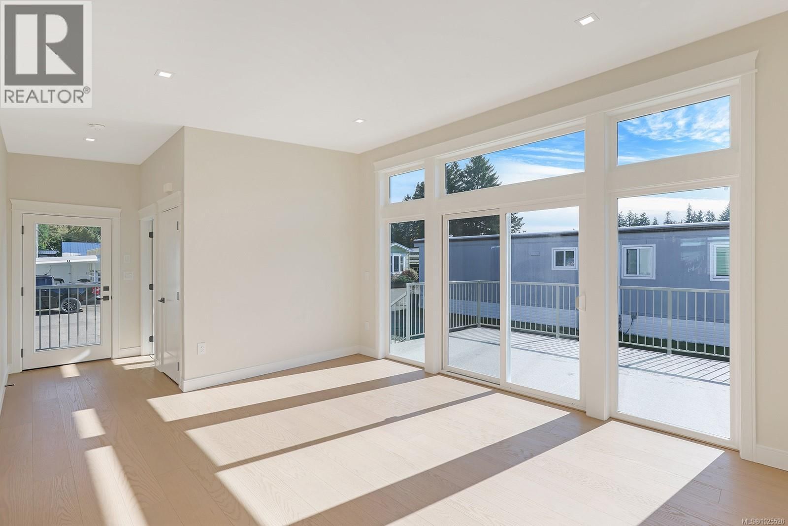 16 1240 Wilkinson Road property photo