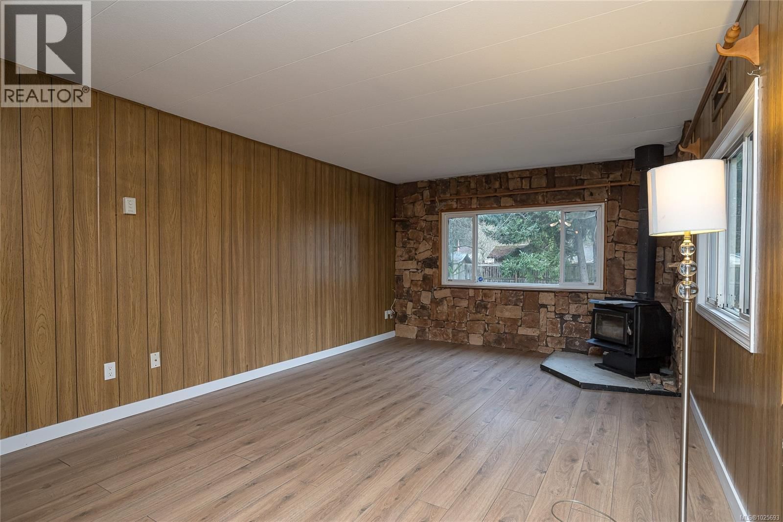 2 161 Horne Lake Road property photo