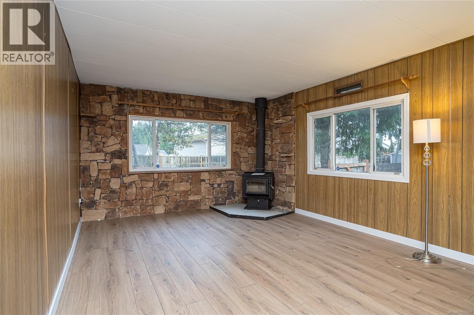 2 161 Horne Lake Road property photo