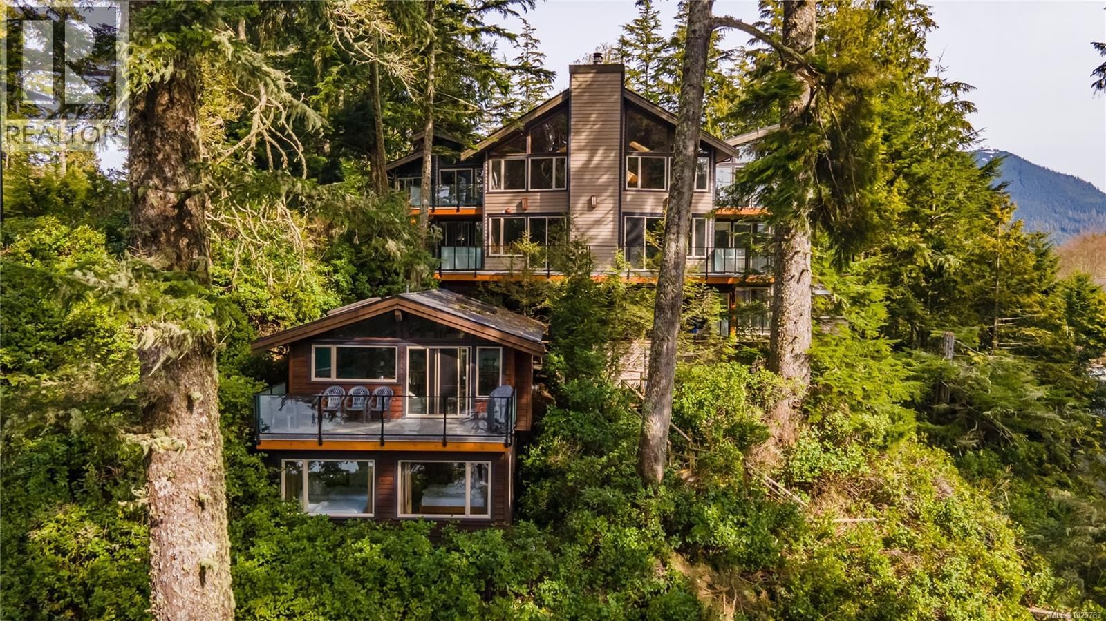 330 Reef point Road, Ucluelet, British Columbia V0R 3A0