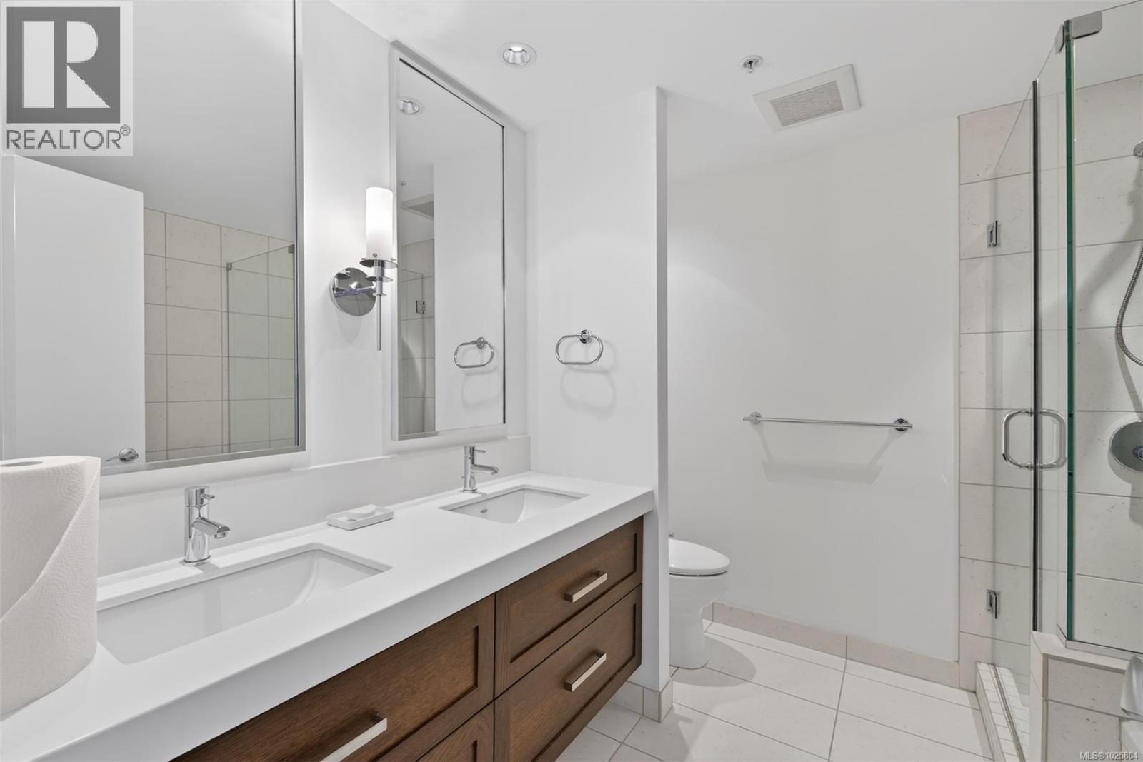 415 - 999 BURDETT AVENUE Image 18