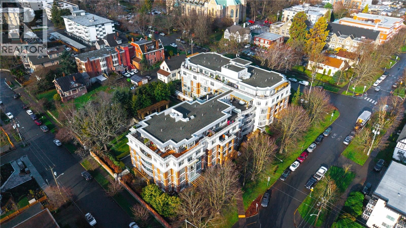 415 - 999 BURDETT AVENUE Image 54