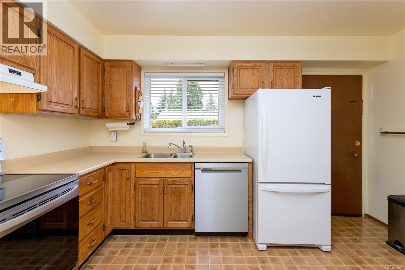 2930 CAROL ANN PLACE Image 15