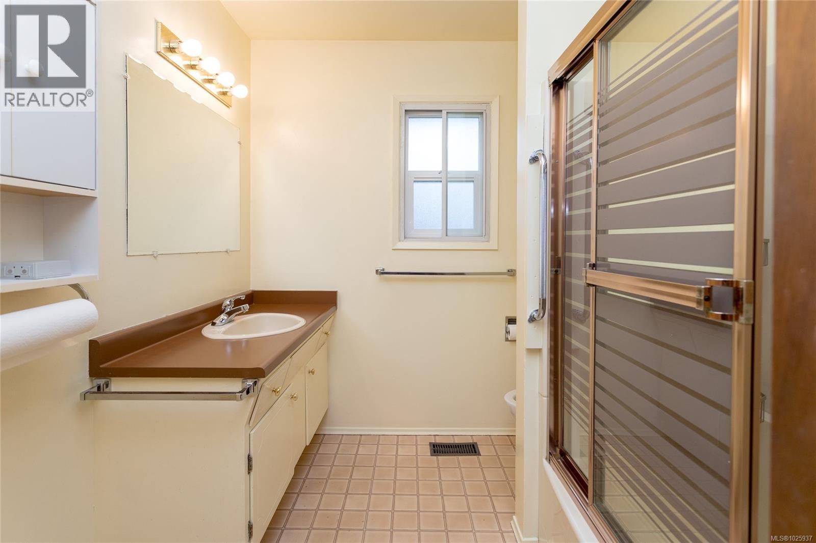 2930 CAROL ANN PLACE Image 26