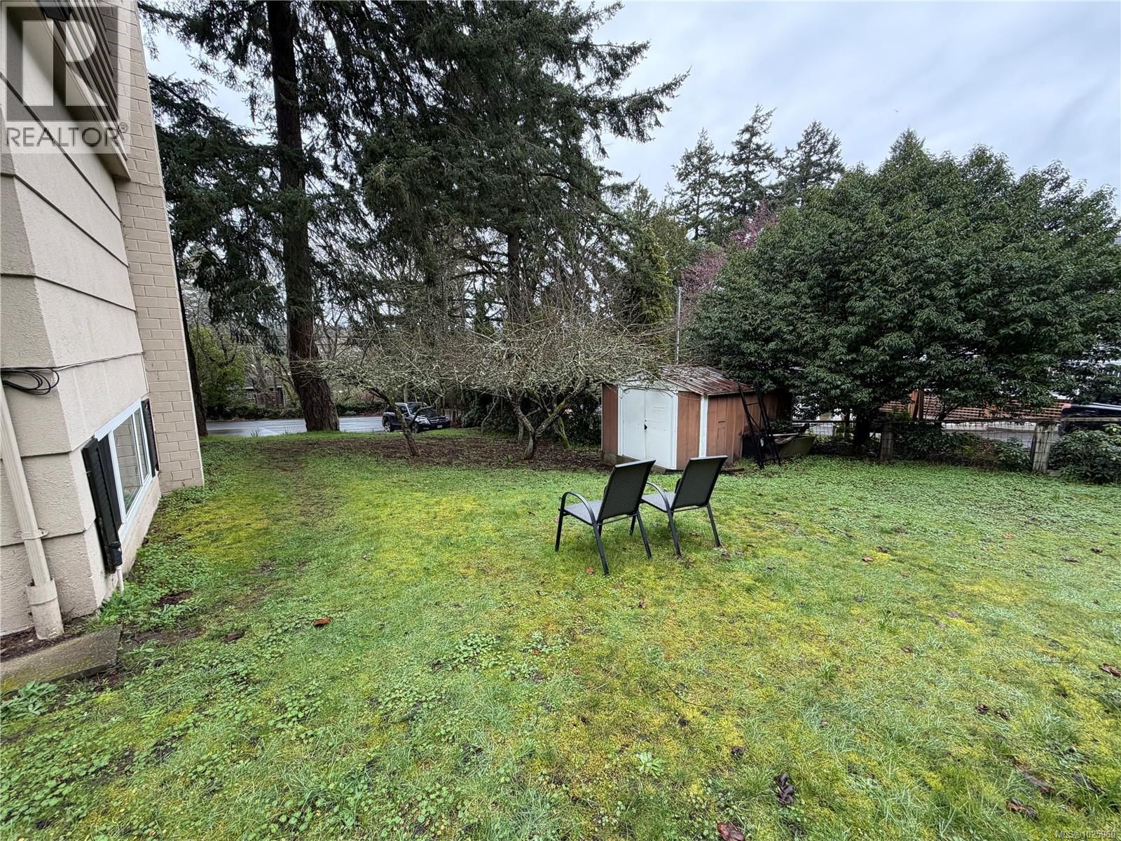 2684 Sea View Road property photo