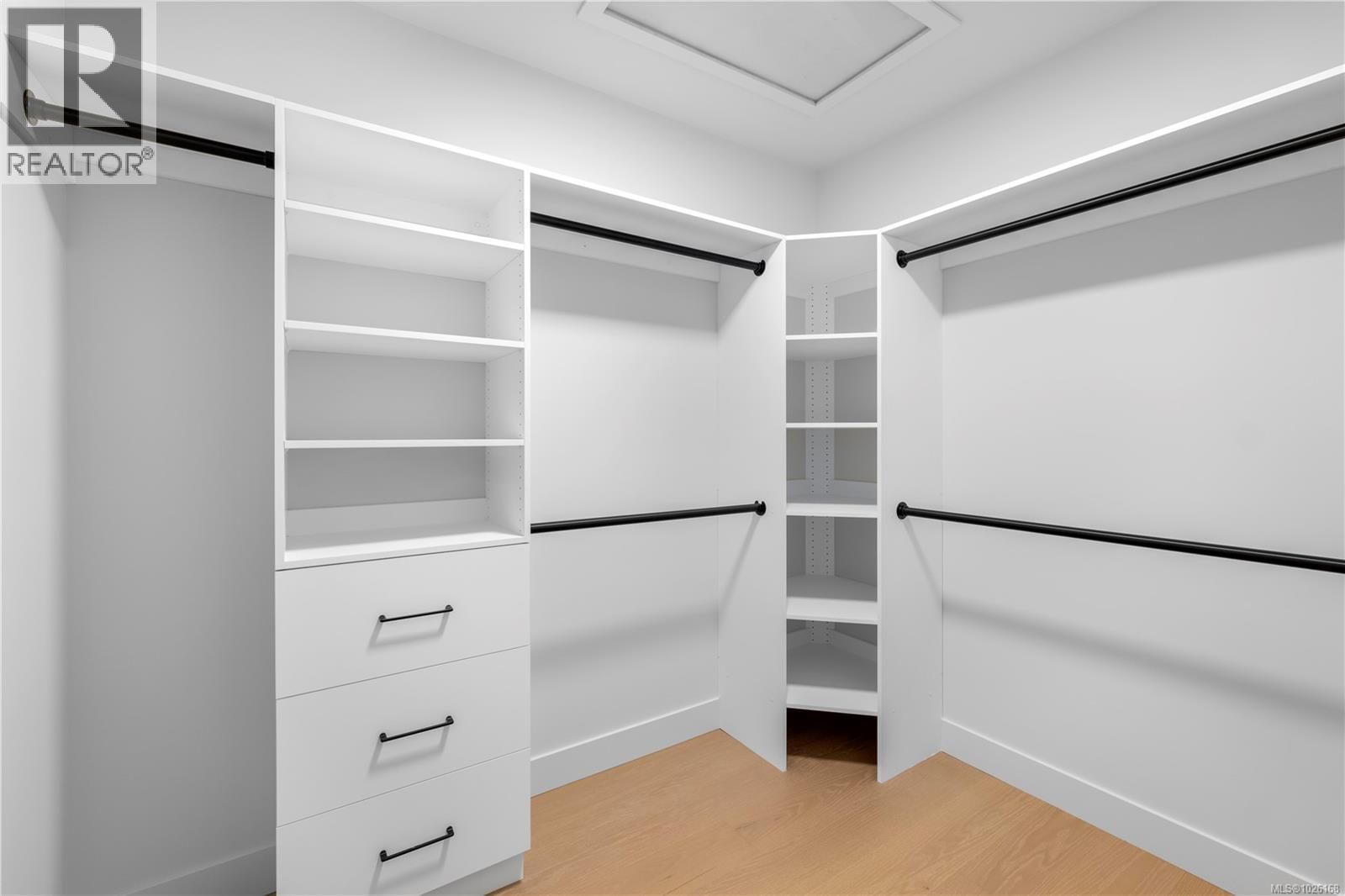 3425 HORIZON TERRACE Image 17