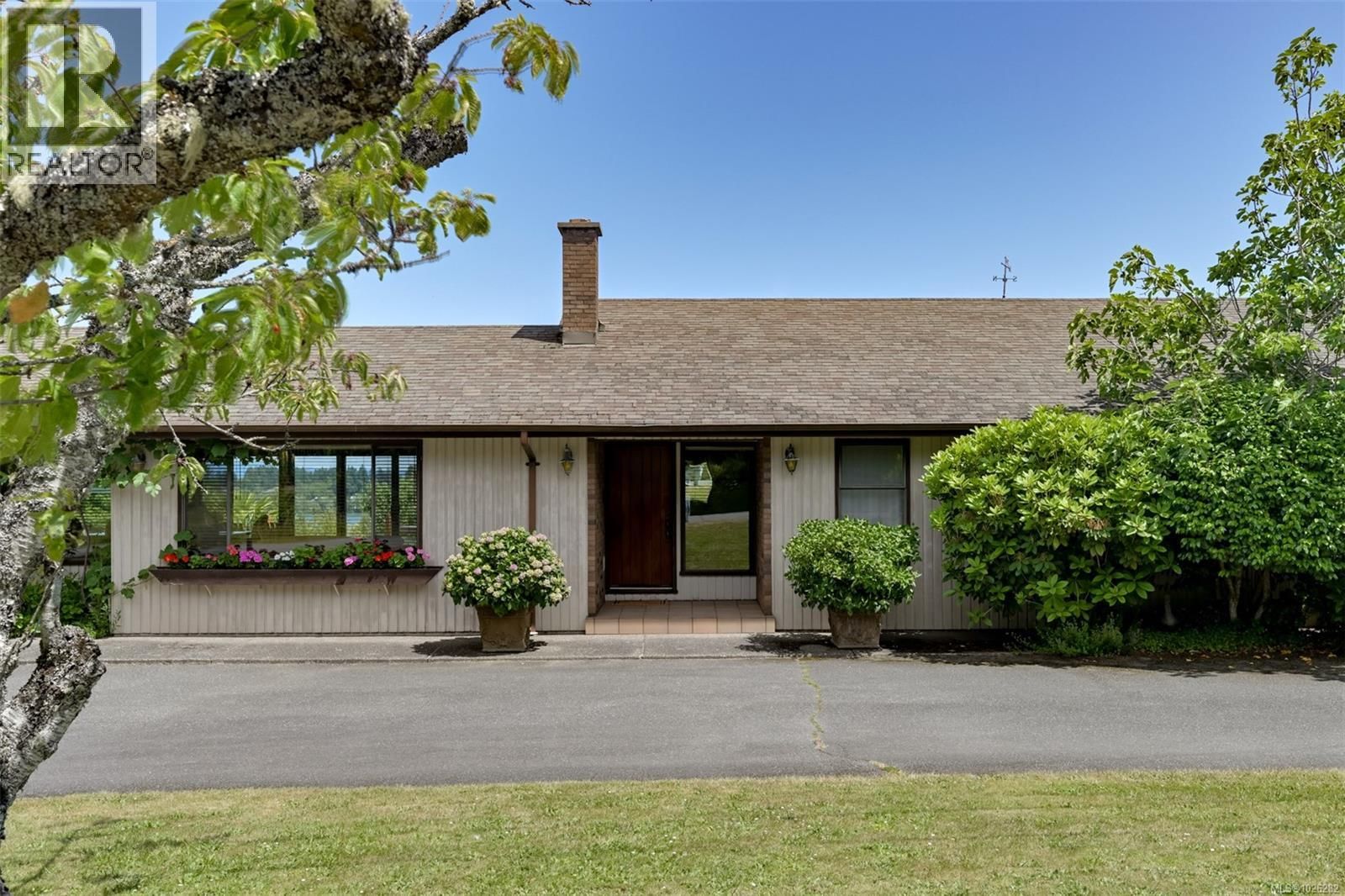 5489 Forest Hill Road property photo