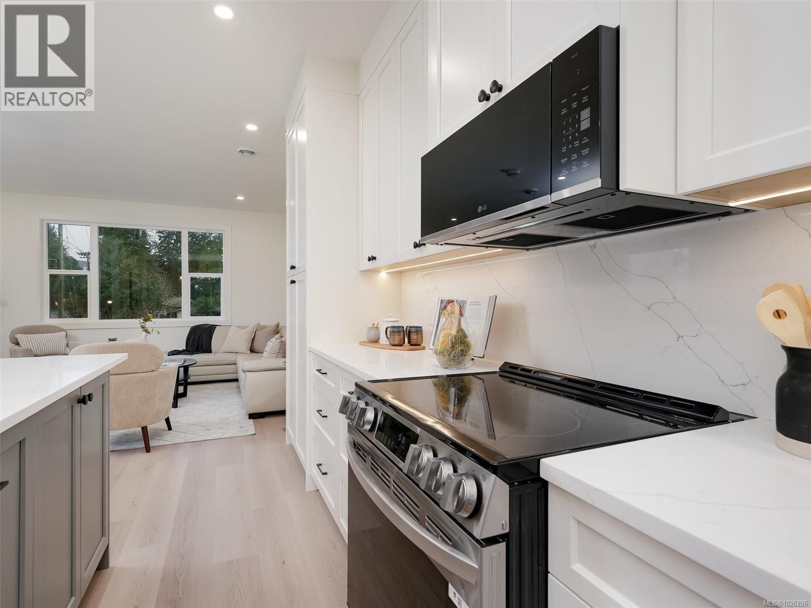 107 - 960 JENKINS AVENUE Image 8