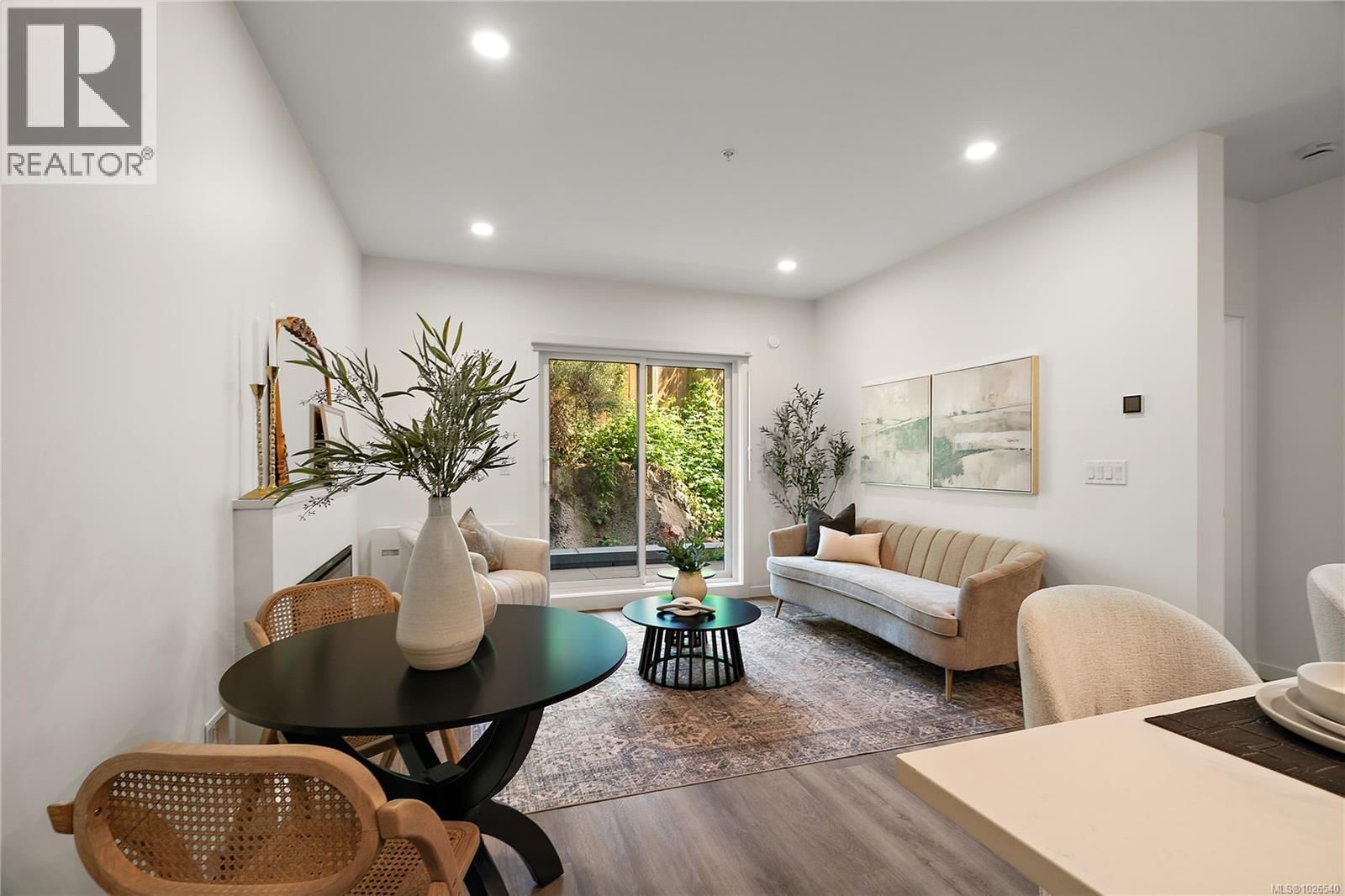 404 610 Lampson Street property photo
