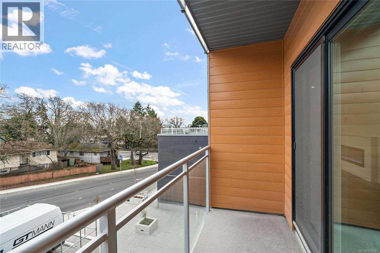 407 610 Lampson Street property photo