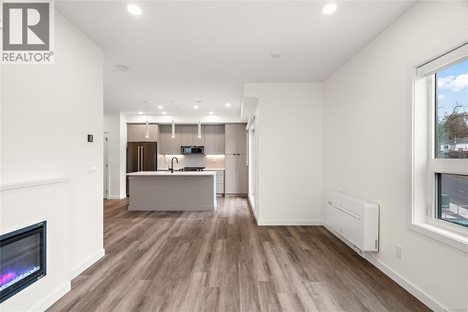 407 610 Lampson Street property photo