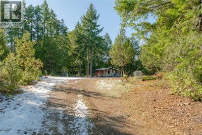 2740 Lakeview Road | Qualicum Beach British Columbia | Slide Image Ten