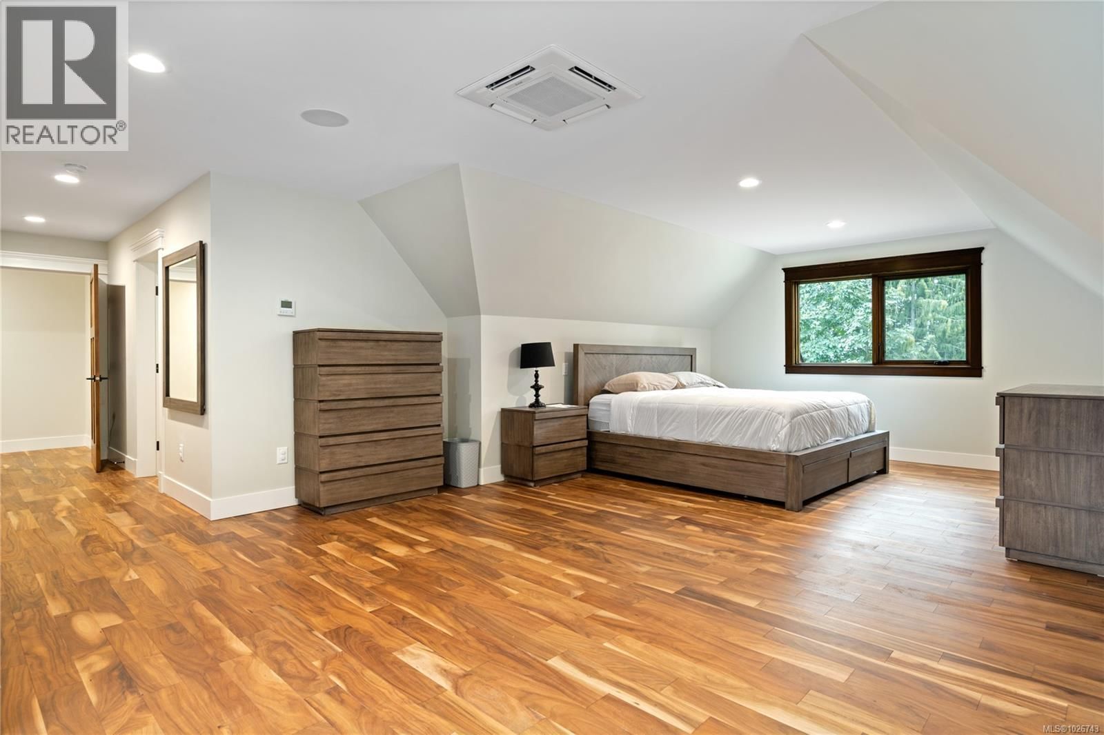 1745 WARN WAY Image 30