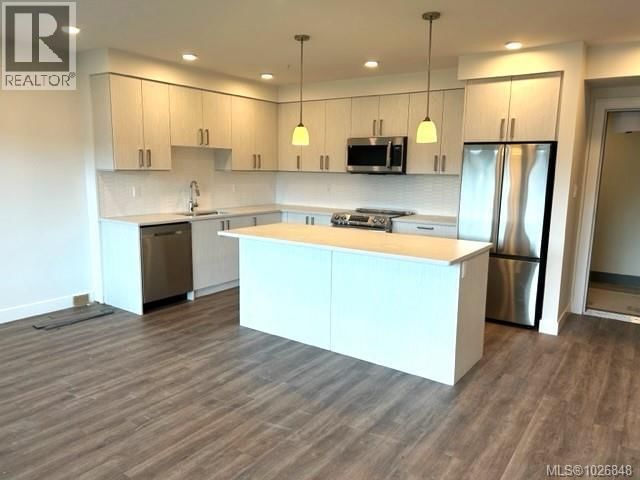 502 147 Haliburton Street property photo