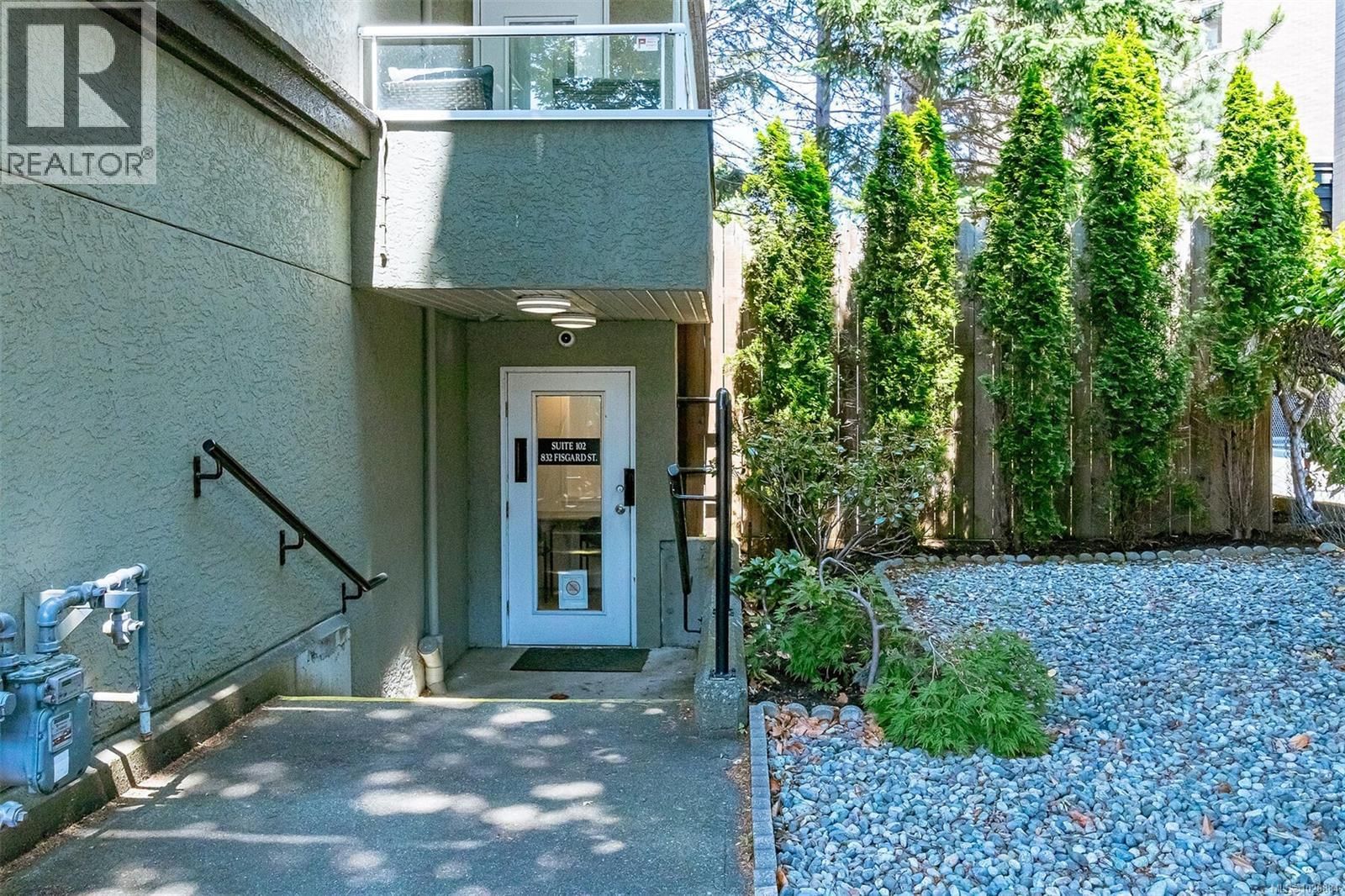 102 & 103 832 Fisgard Street property photo