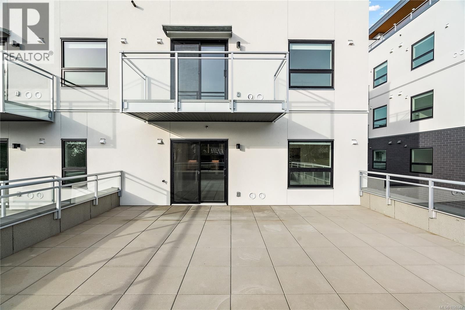 307 1102 Esquimalt Road property photo