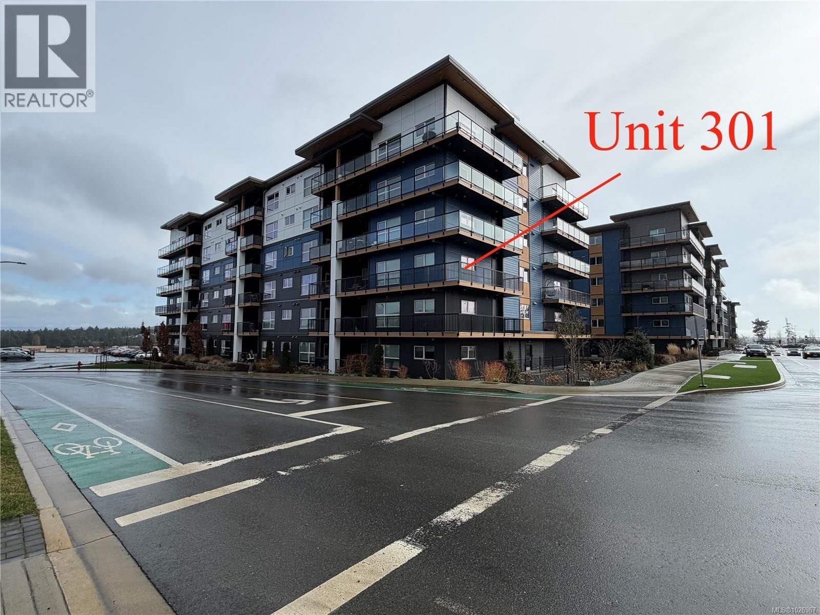 301 2461 Gateway Road property photo