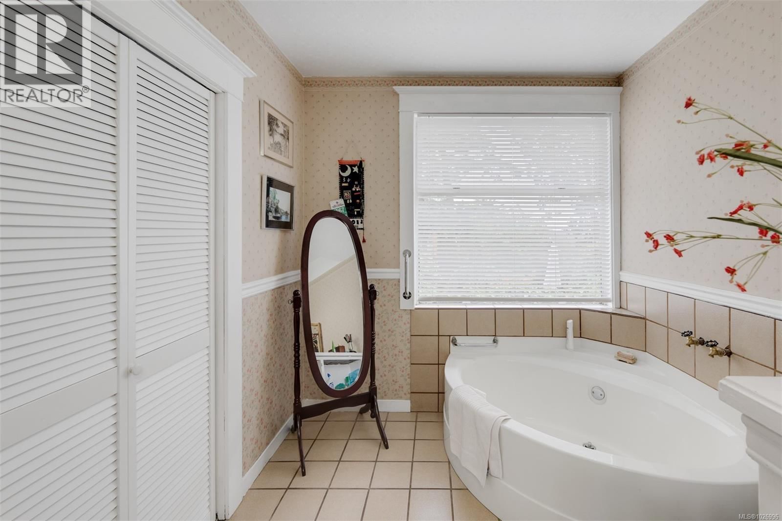 470 CONSTANCE AVENUE Image 15